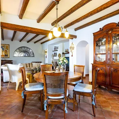 Alba 12, Emma וילה גיארדיני נאקסוס