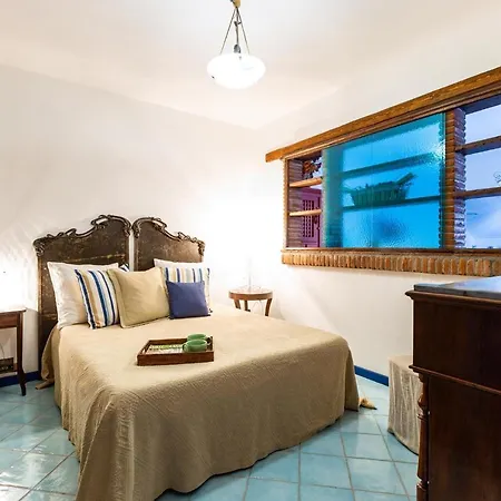 Alba 12, Emma * גיארדיני נאקסוס