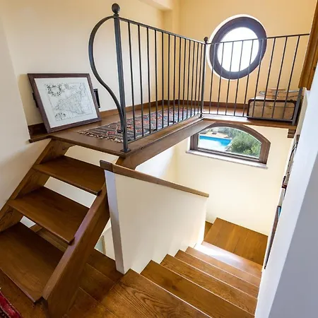 Alba 12, Emma * גיארדיני נאקסוס