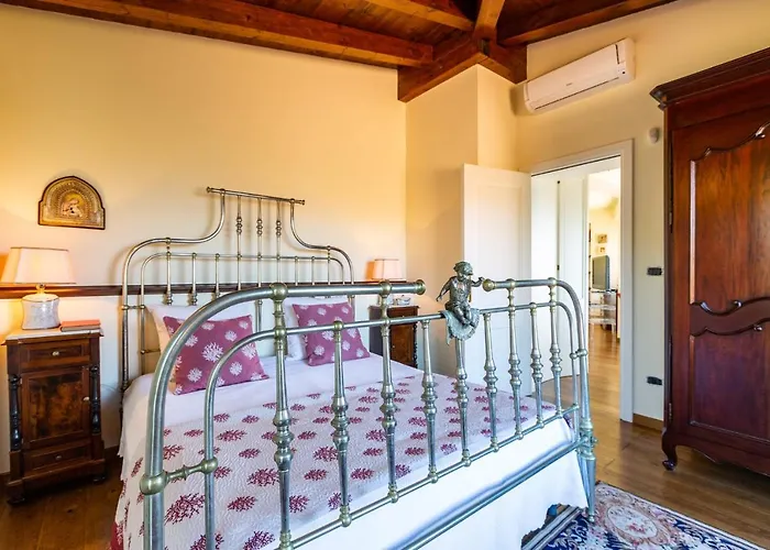 Villa Alba 12, Emma Giardini-Naxos