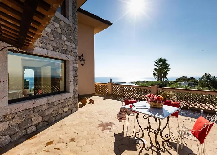 Alba 12, Emma Villa Giardini Naxos