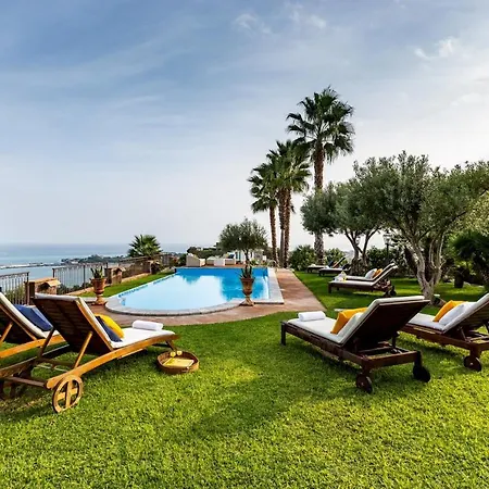 Alba 12, Emma 빌라 지아르디니낙소스