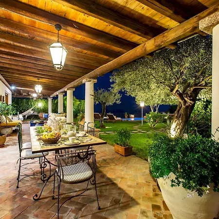 빌라 Alba 12, Emma