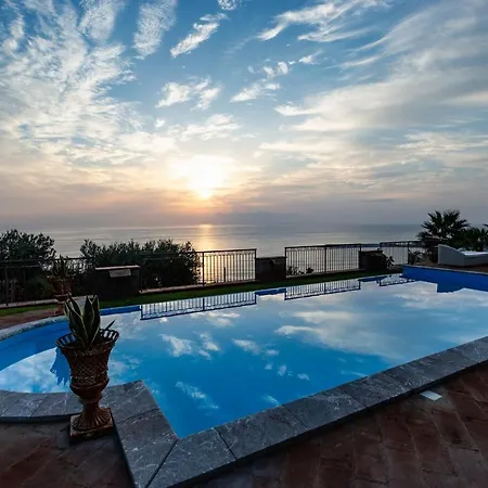 빌라 Alba 12, Emma